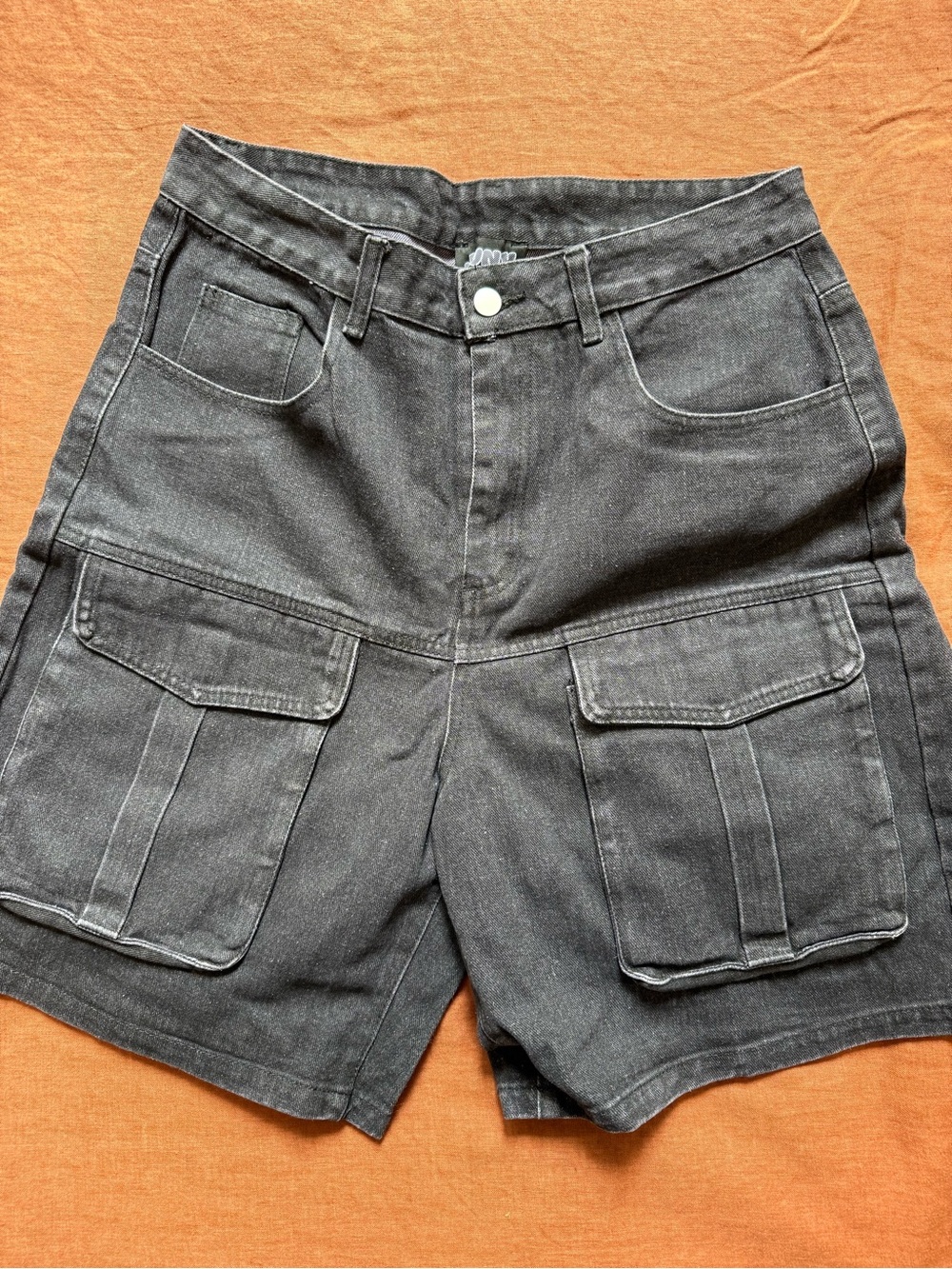 Men's Cargo Denim Shorts in Black with Utility Pockets